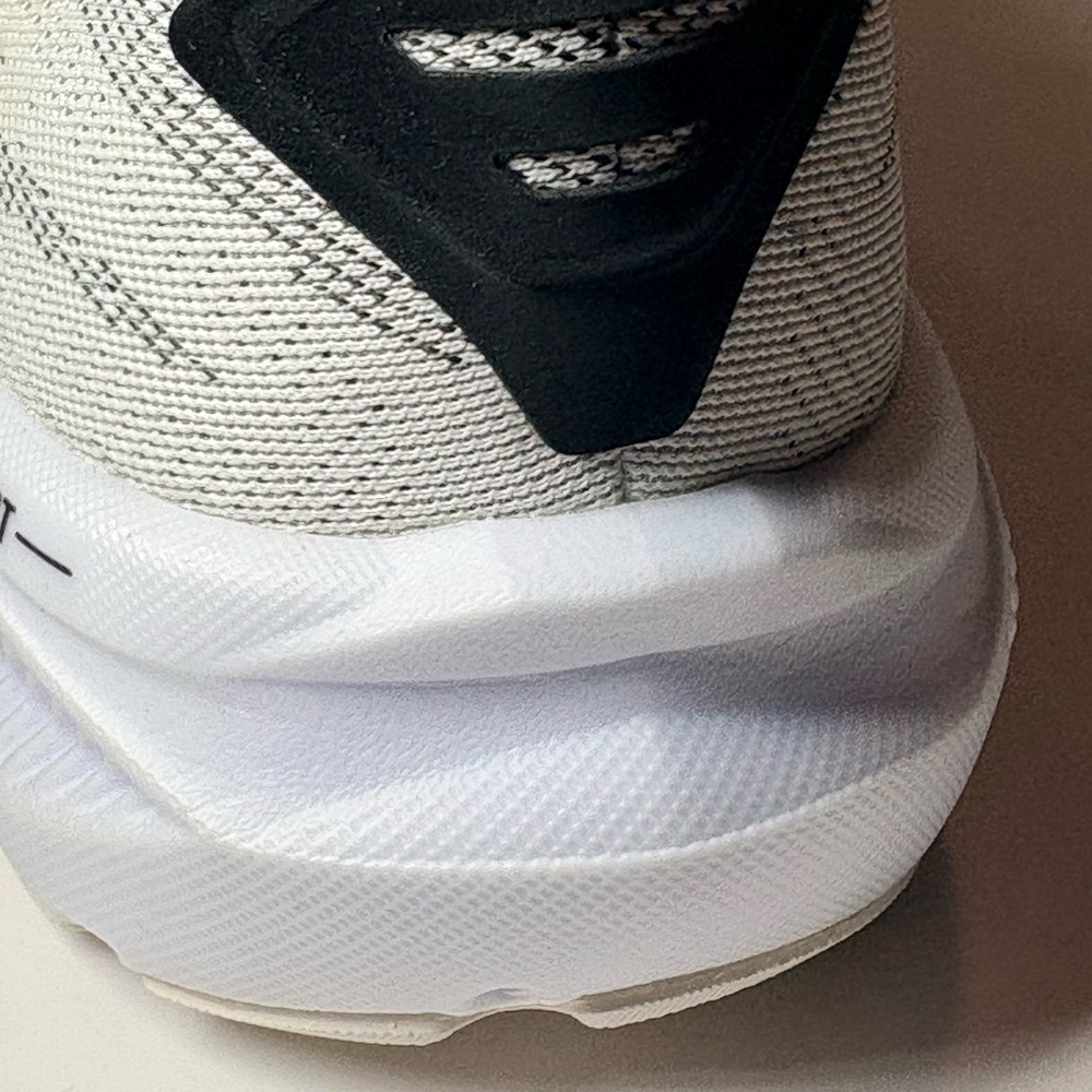 Brand New In Box Womens Brooks Ghost 17 Size 5 Wide. Off White, Rose Gold, Black - Picture 10 of 15